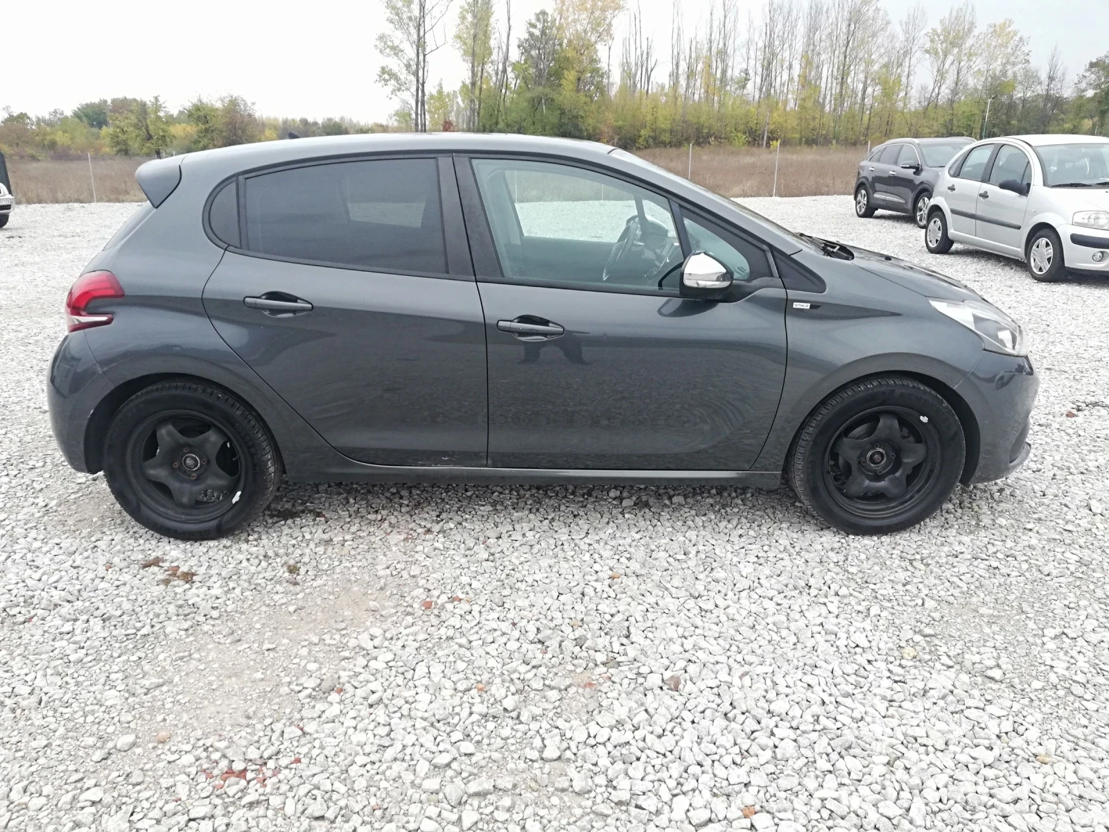 Peugeot 208 1.2i klima, снимка 6 - Автомобили и джипове - 56724301