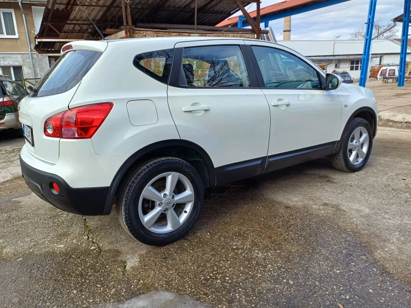 Nissan Qashqai 1.6, снимка 4 - Автомобили и джипове - 48813137