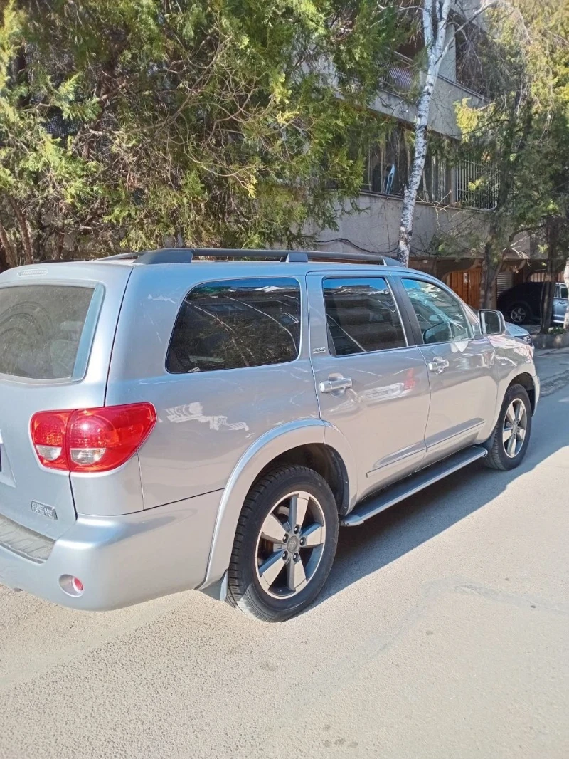 Toyota Sequoia 5.7, снимка 2 - Автомобили и джипове - 49297048