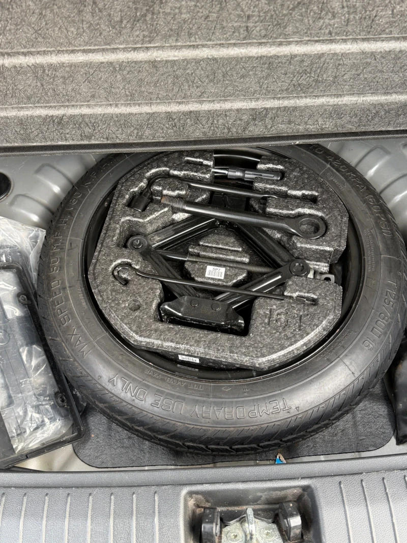 Hyundai Kona Hyundai Kona 2.0 Бензин Автомат 4х4, снимка 15 - Автомобили и джипове - 52841777