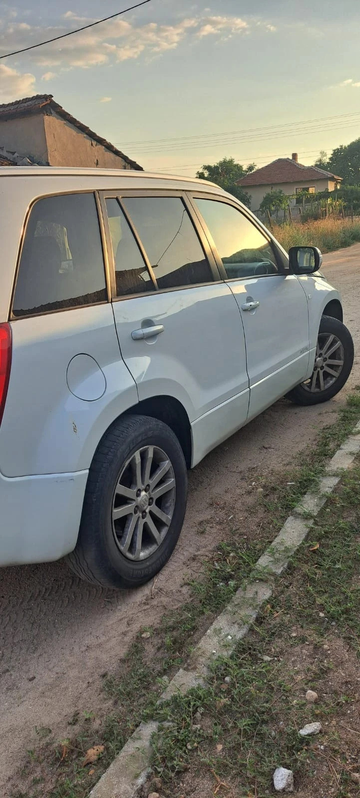 Suzuki Grand vitara, снимка 3 - Автомобили и джипове - 47556668