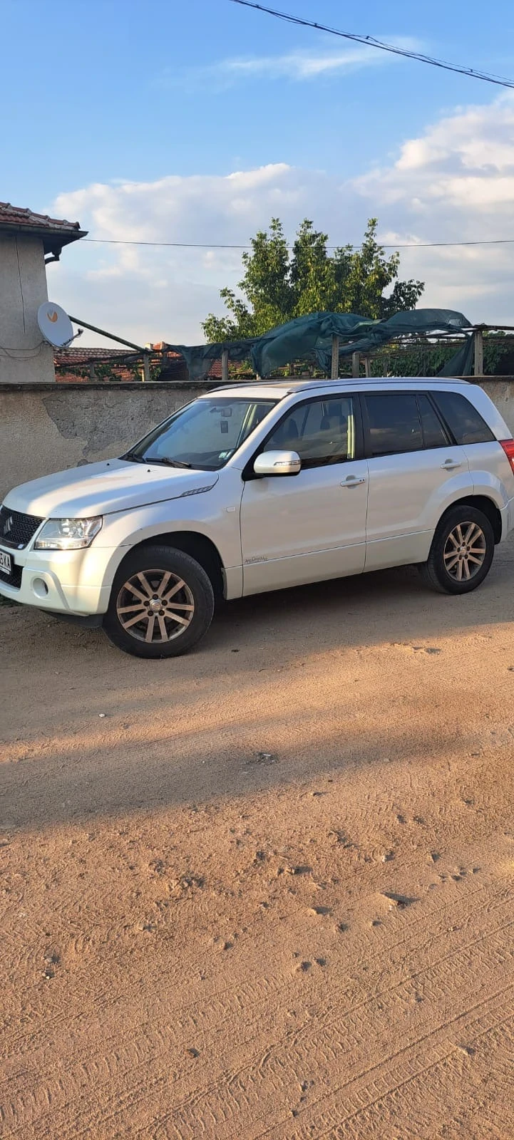 Suzuki Grand vitara, снимка 2 - Автомобили и джипове - 47556668