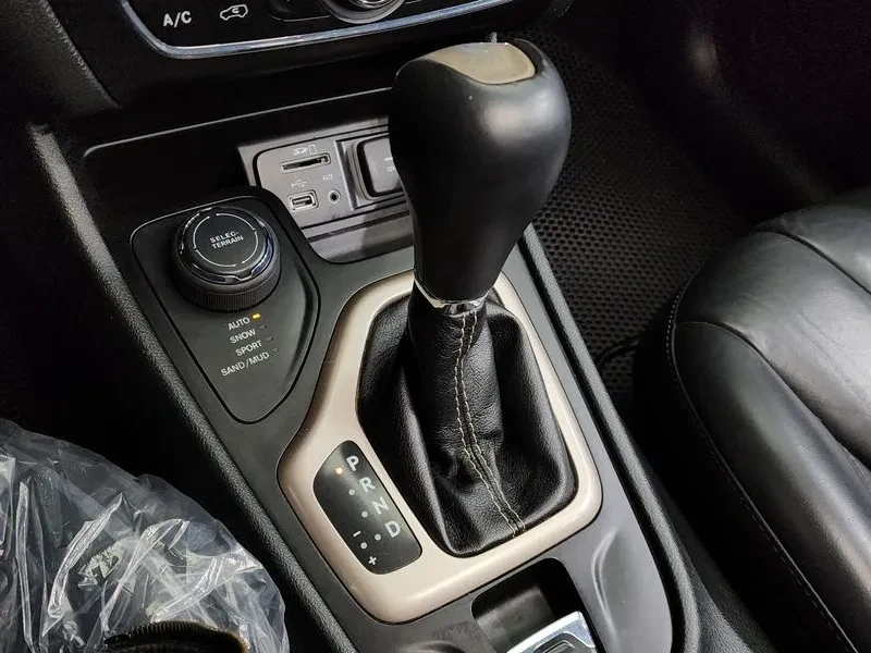 Jeep Cherokee 2.2D AWD LONGITUDE, снимка 9 - Автомобили и джипове - 55739624