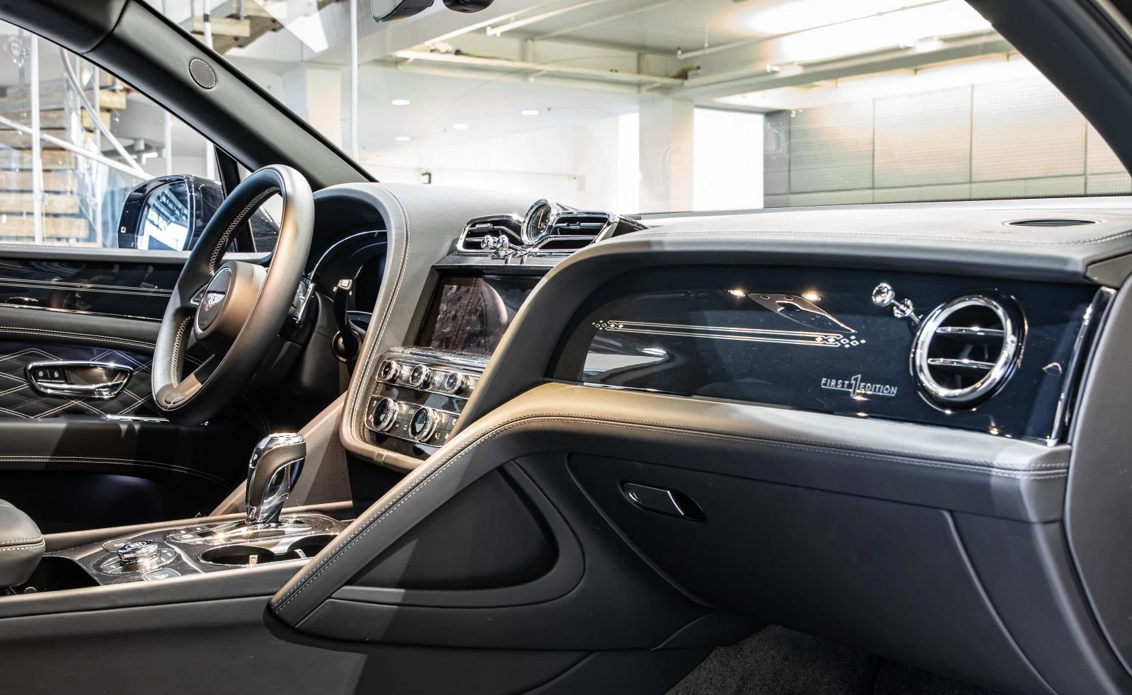 Bentley Bentayga V8/LONG/FIRST EDITION/AZURE/BLACKLINE/NAIM/TV/PANO | Mobile.bg   12