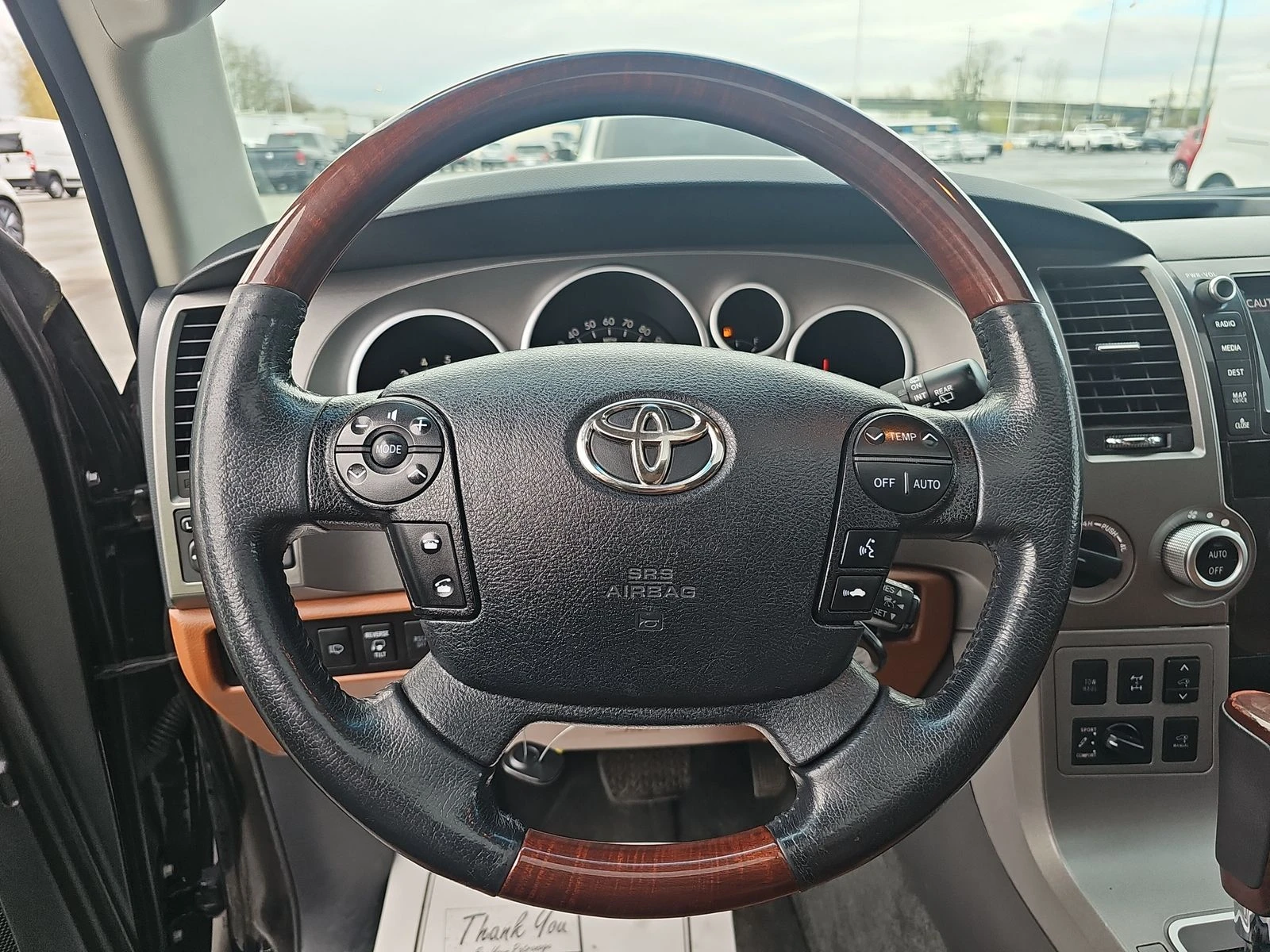 Toyota Sequoia PLATINUM 5.7 Обдух* JBL* Кожа* Дистроник* 7-Места* - изображение 9