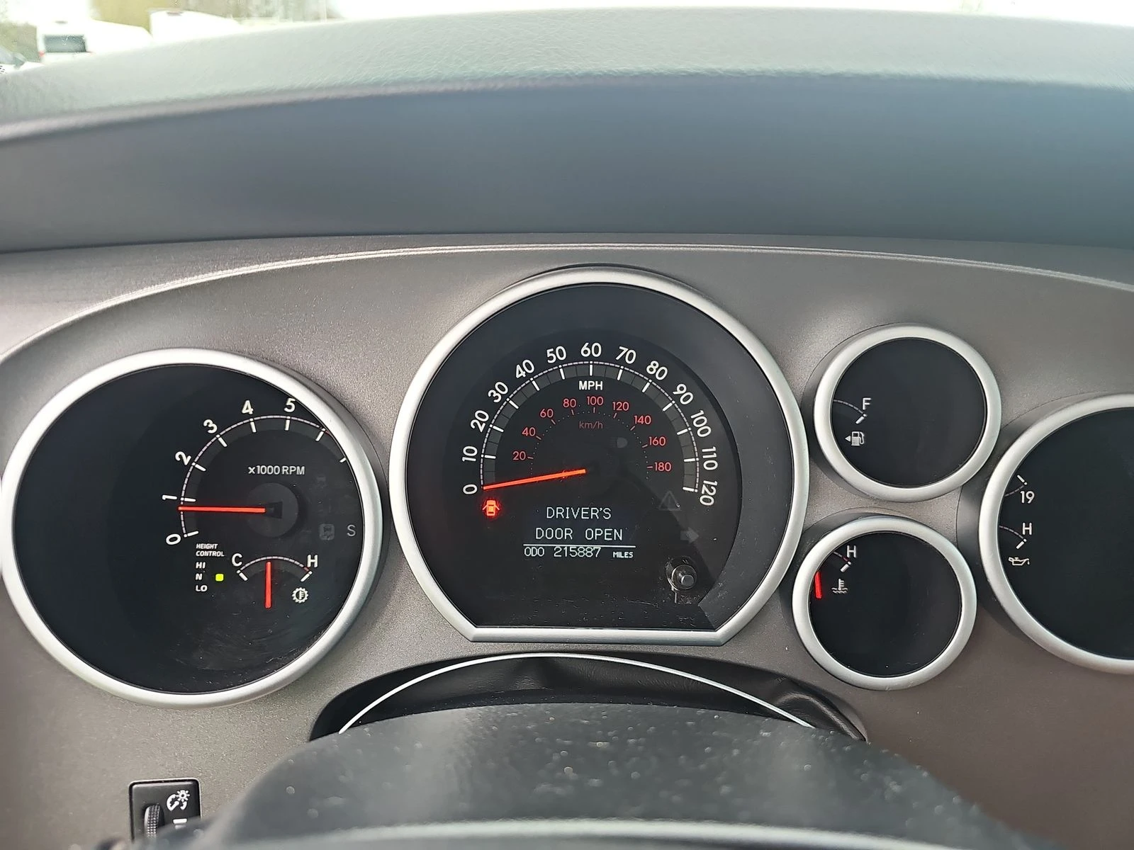 Toyota Sequoia PLATINUM 5.7 Обдух* JBL* Кожа* Дистроник* 7-Места* - изображение 10