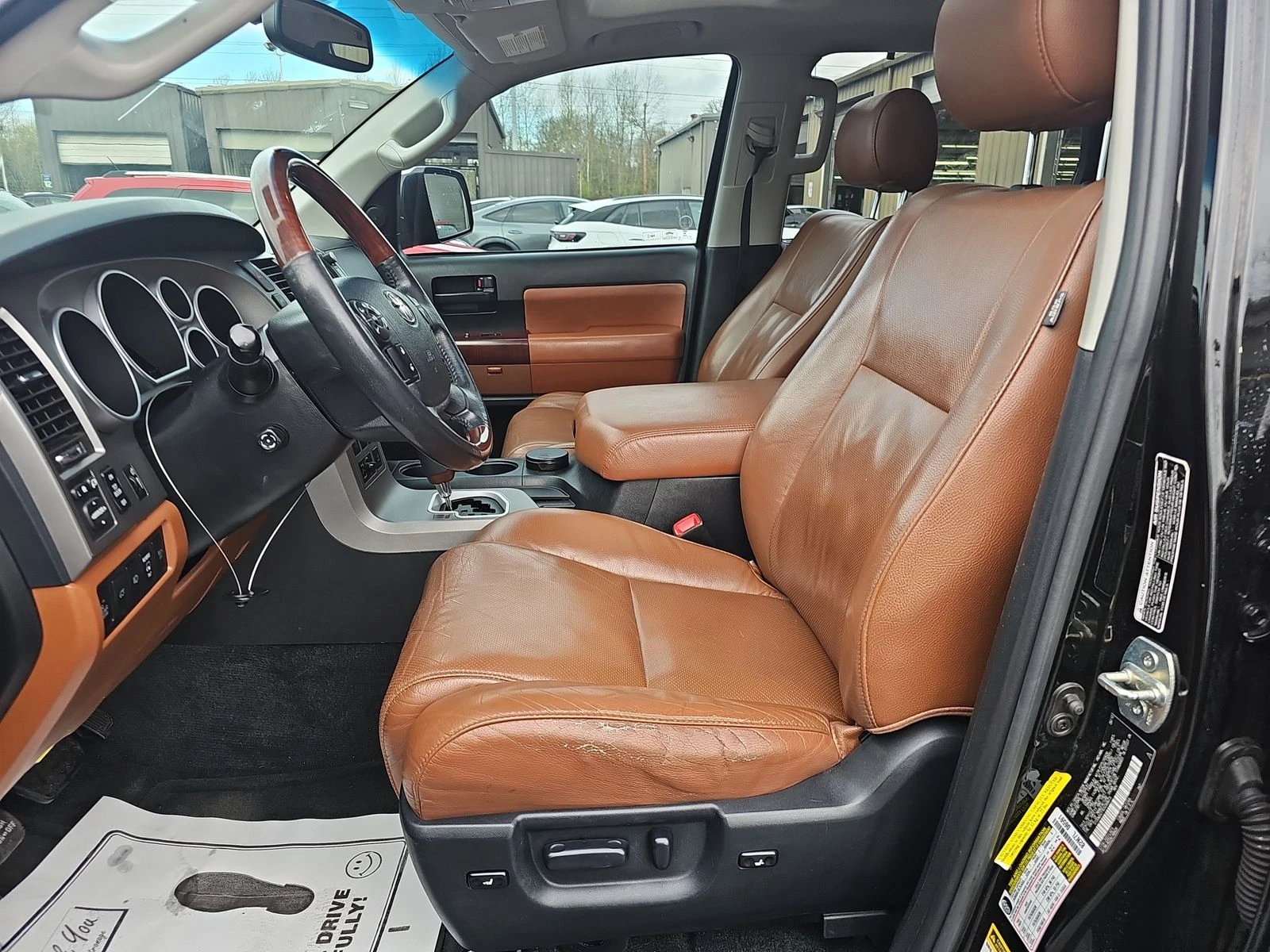 Toyota Sequoia PLATINUM 5.7 Обдух* JBL* Кожа* Дистроник* 7-Места* - изображение 7