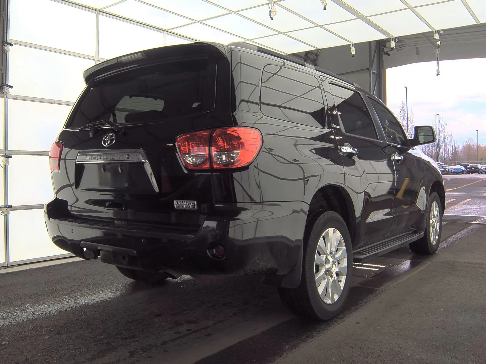 Toyota Sequoia PLATINUM 5.7 Обдух* JBL* Кожа* Дистроник* 7-Места* - изображение 4