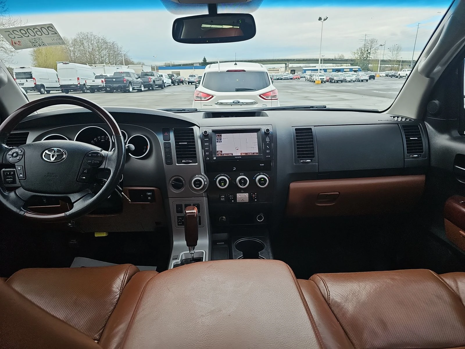 Toyota Sequoia PLATINUM 5.7 Обдух* JBL* Кожа* Дистроник* 7-Места* - изображение 8