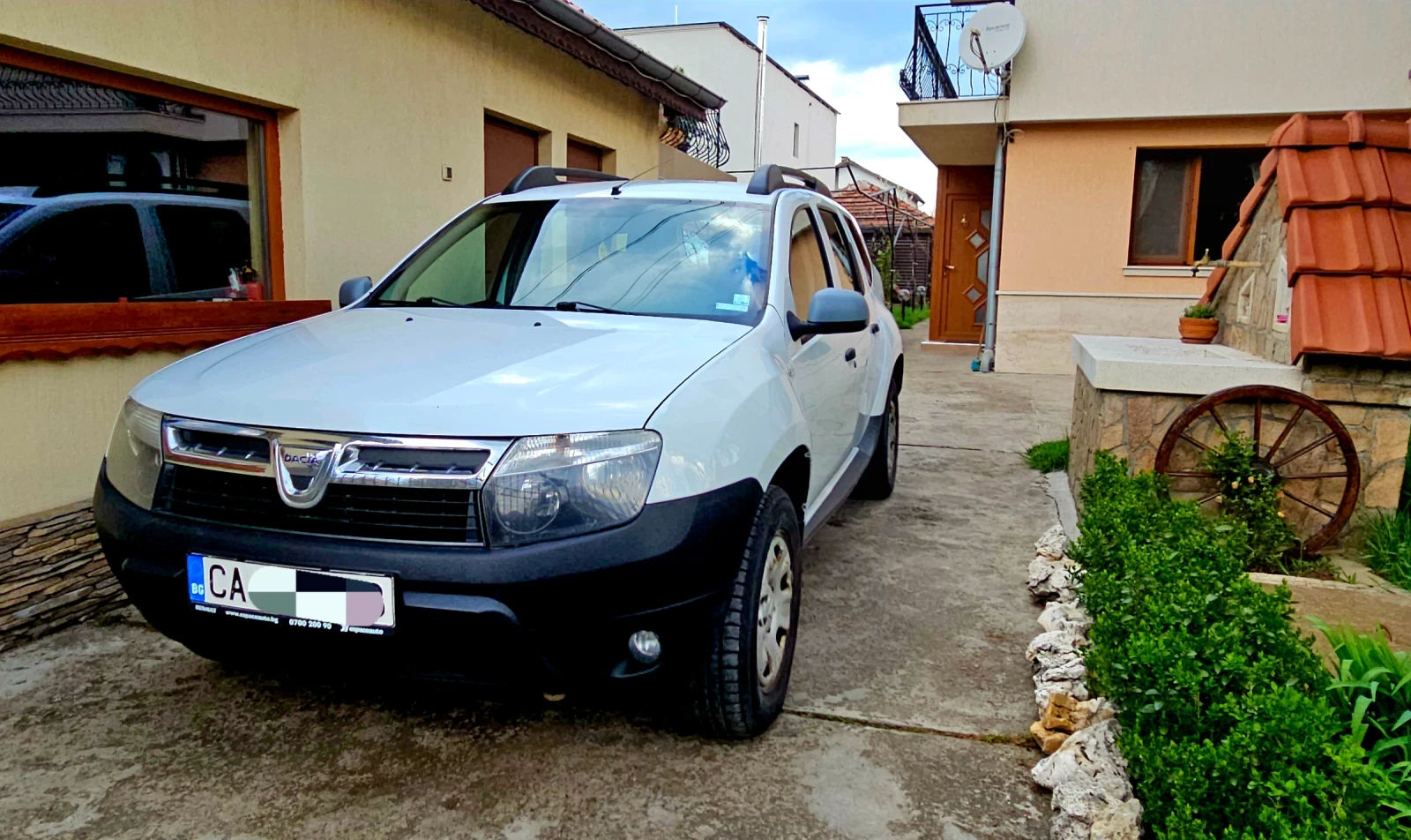 Dacia Duster 4х4/клима/нов от България/отлично състояние  - изображение 2
