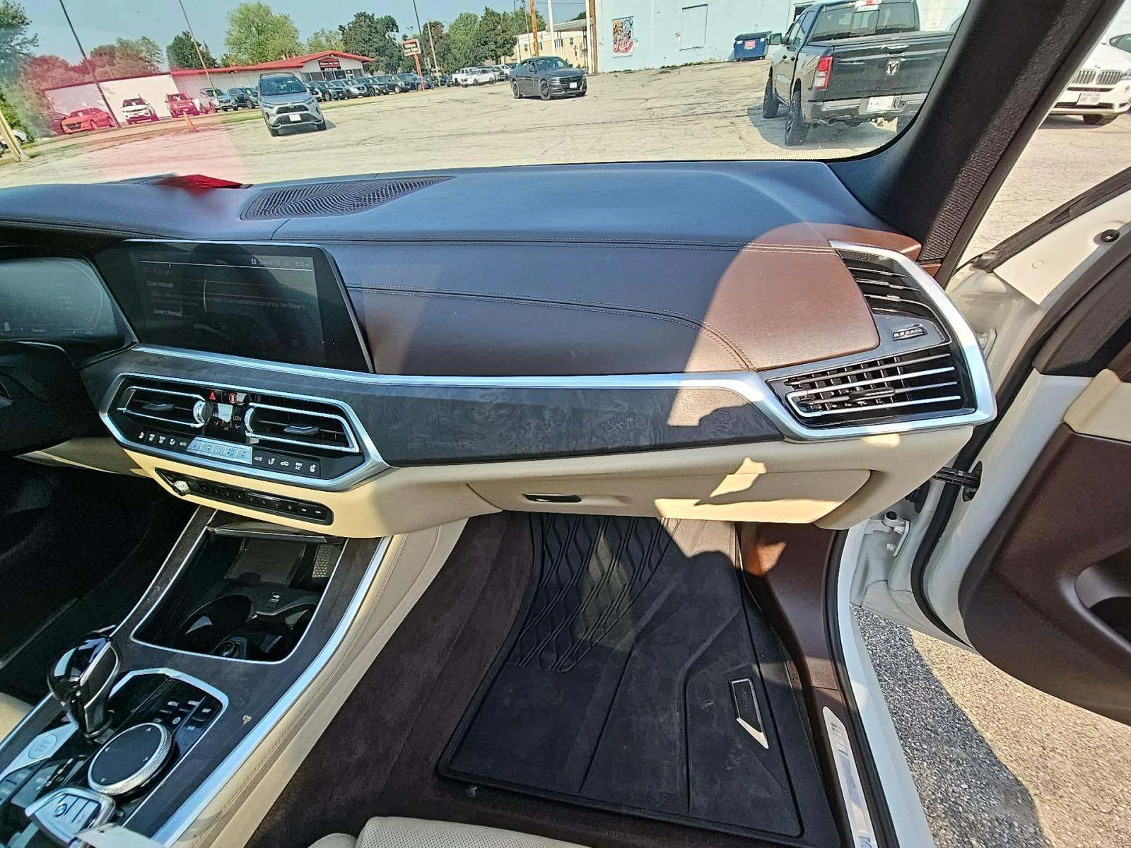 BMW X5 M* SPORT* ХЕДЪП* ОБДУХВАНЕ* САМОПАРКИРАНЕ* МАСАЖ*  - изображение 9