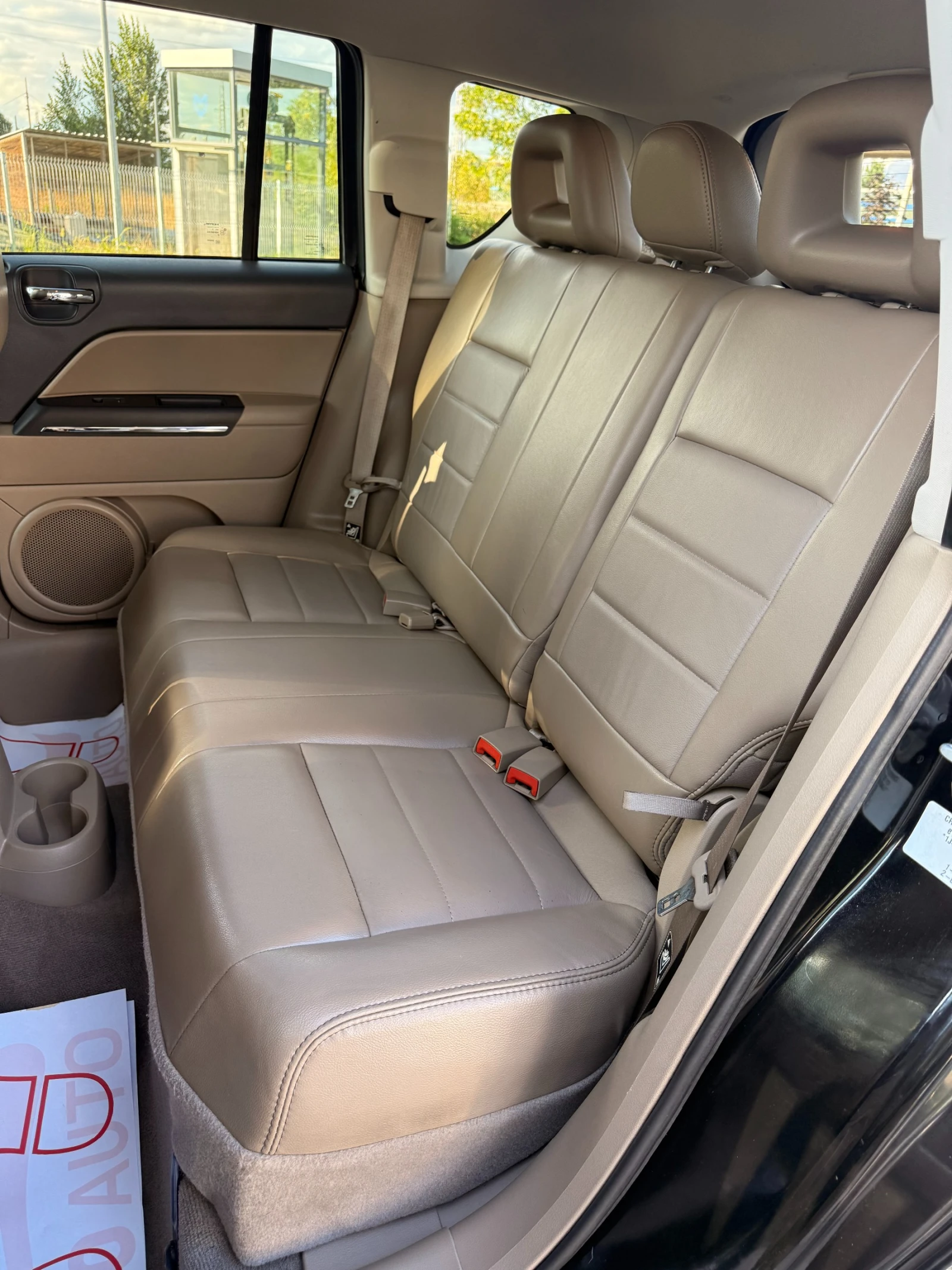 Jeep Compass 2.2 CRDI* 4X4* LIMITED* ПОДГРЕВ*  - изображение 8