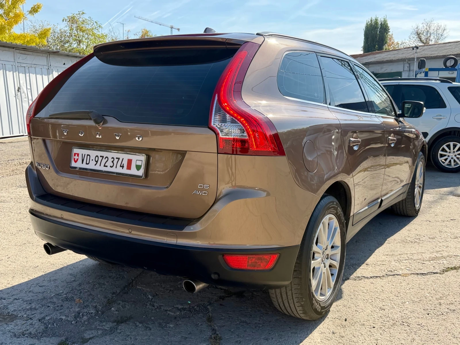 Volvo XC60 2.4-D5 215к.с. SUMMUM, снимка 5 - Автомобили и джипове - 52380356