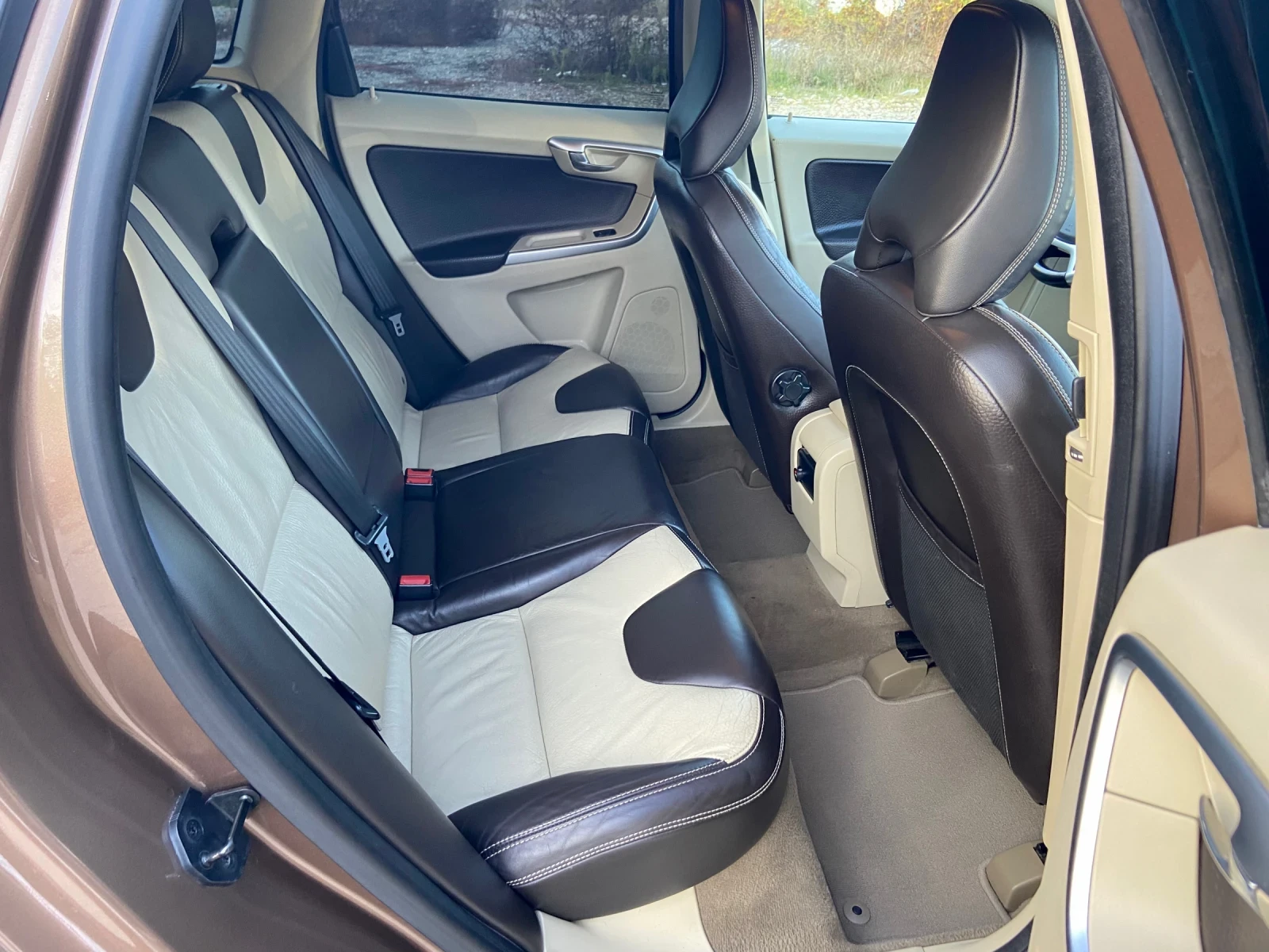 Volvo XC60 2.4-D5 215.. SUMMUM | Mobile.bg   11