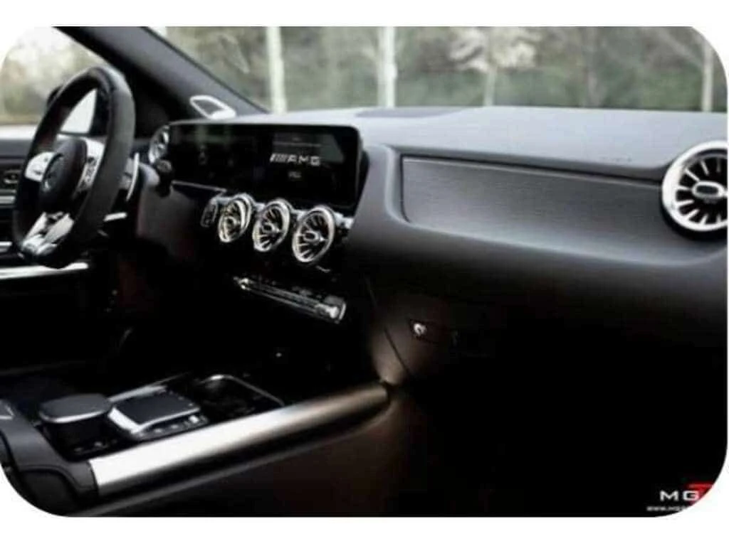 Mercedes-Benz GLA 45 AMG /360/DISTRONIC/BURMESTER, снимка 2 - Автомобили и джипове - 54174734