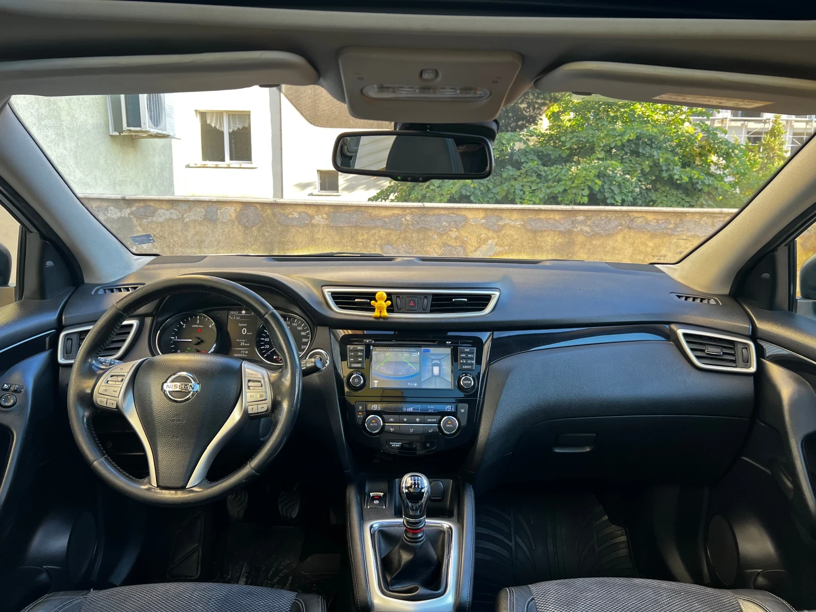 Nissan Qashqai 1.6 dCi Pure Drive Tekna | Панорама | 360  камери , снимка 12 - Автомобили и джипове - 55014737