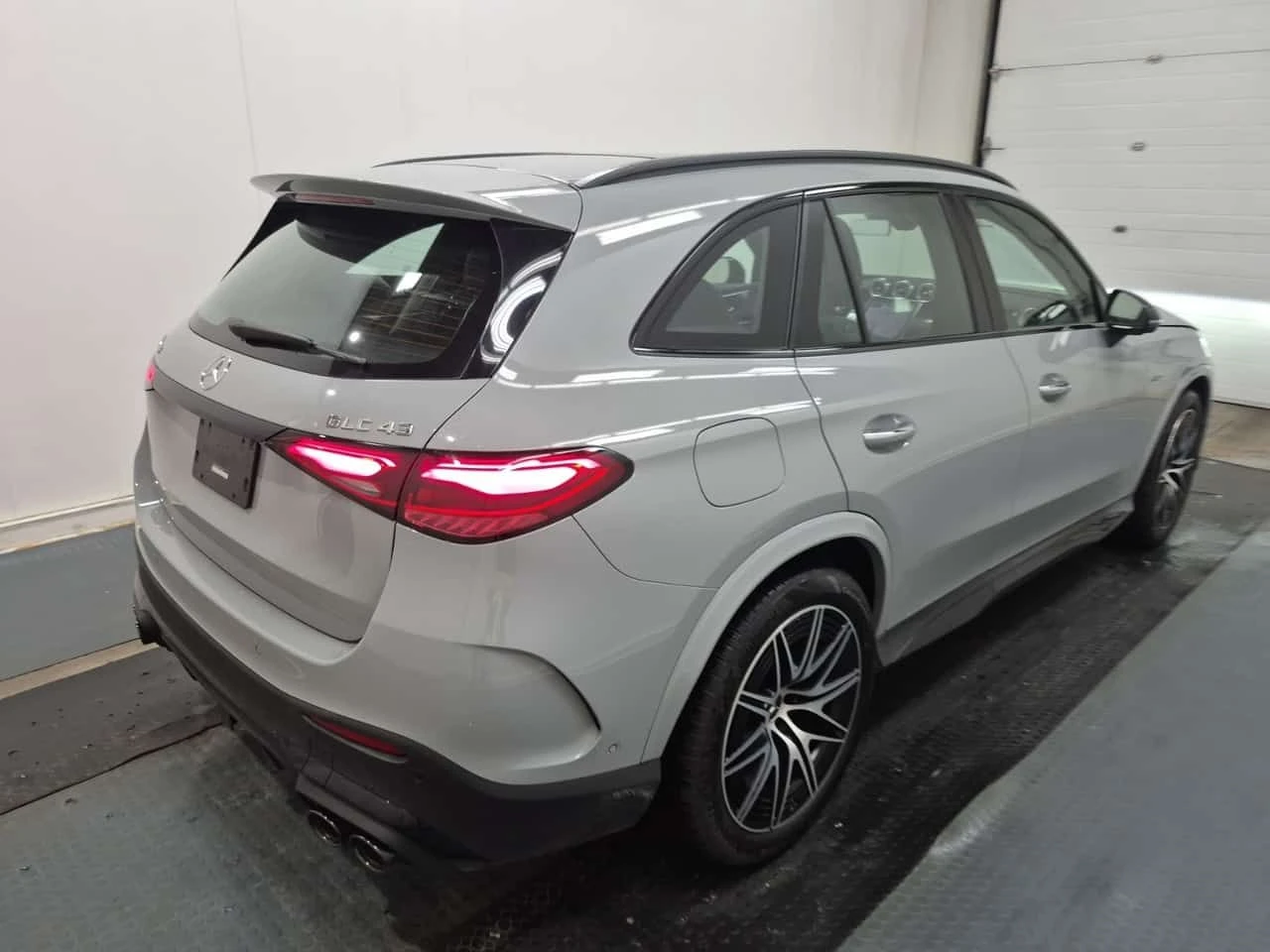 Mercedes-Benz GLC 43 AMG 4MATIC/ДВА КЛЮЧА/ПАНОРАМА/ДИСТРОНИК/HUD, снимка 3 - Автомобили и джипове - 55455899