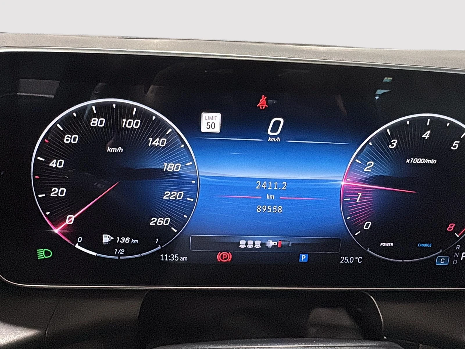 Mercedes-Benz GLC 300 4MATIC* DISTRONIC* ПОДГРЕВ* КАМЕРА* ПАНОРАМА* , снимка 8 - Автомобили и джипове - 55512922