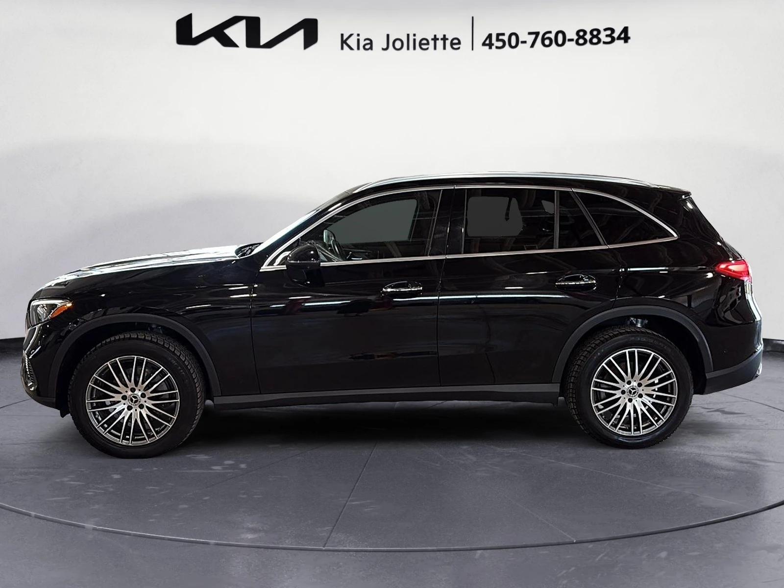 Mercedes-Benz GLC 300 4MATIC* DISTRONIC* ПОДГРЕВ* КАМЕРА* ПАНОРАМА* , снимка 3 - Автомобили и джипове - 55512922