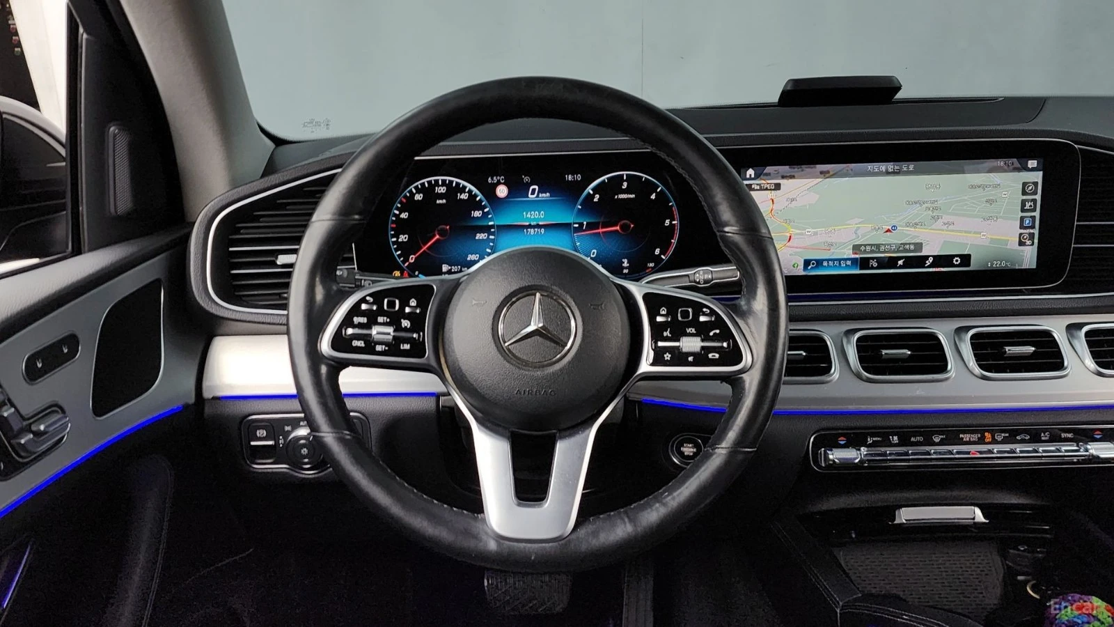 Mercedes-Benz GLE 300 4MATIC* КОЖА* ПОДГРЕВ* КАМЕРА* NAVI* LED* , снимка 10 - Автомобили и джипове - 55684242