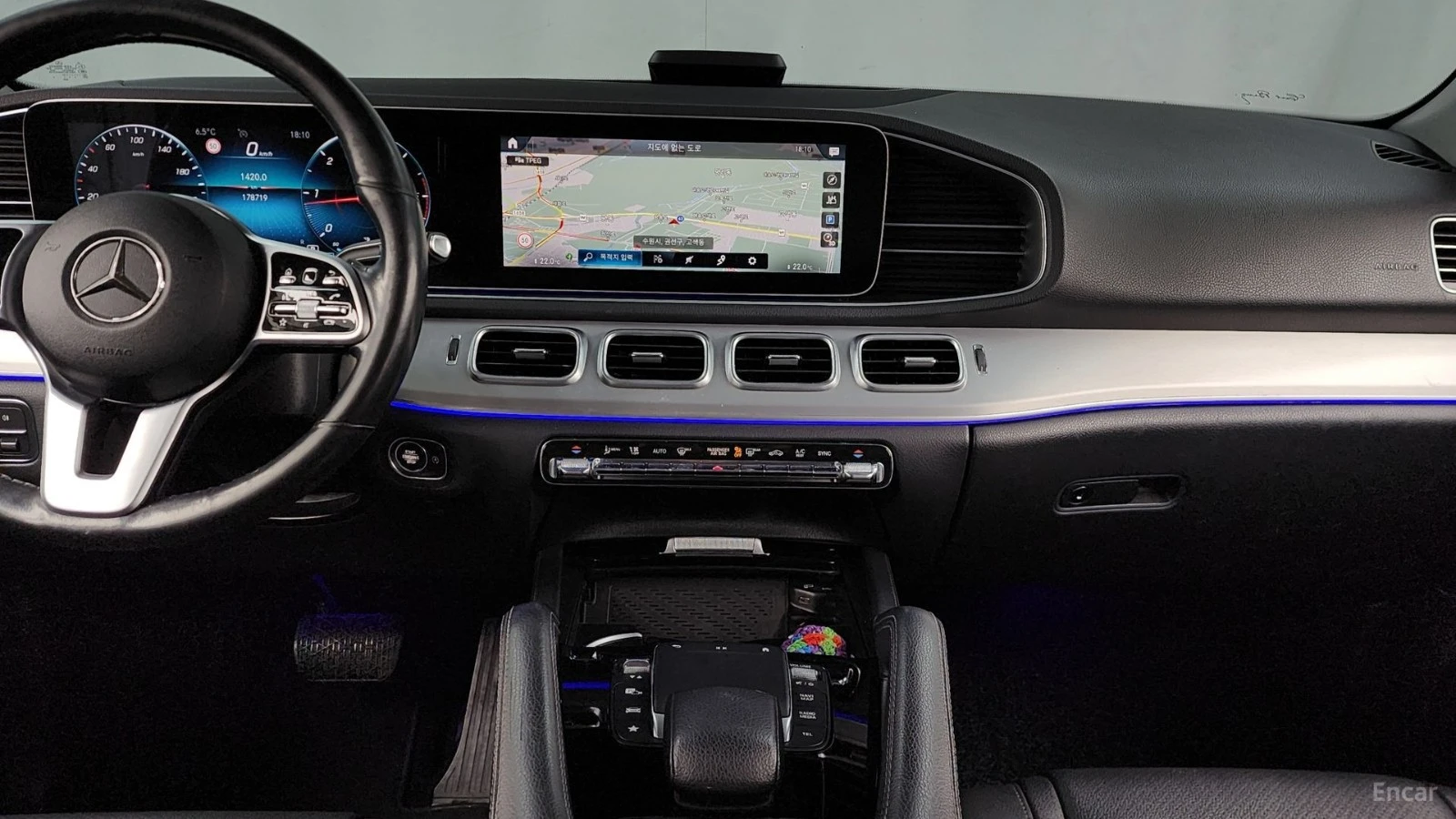 Mercedes-Benz GLE 300 4MATIC* КОЖА* ПОДГРЕВ* КАМЕРА* NAVI* LED* , снимка 11 - Автомобили и джипове - 55684242