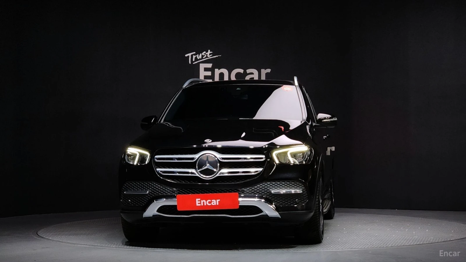 Mercedes-Benz GLE 300 4MATIC* КОЖА* ПОДГРЕВ* КАМЕРА* NAVI* LED* , снимка 3 - Автомобили и джипове - 55684242