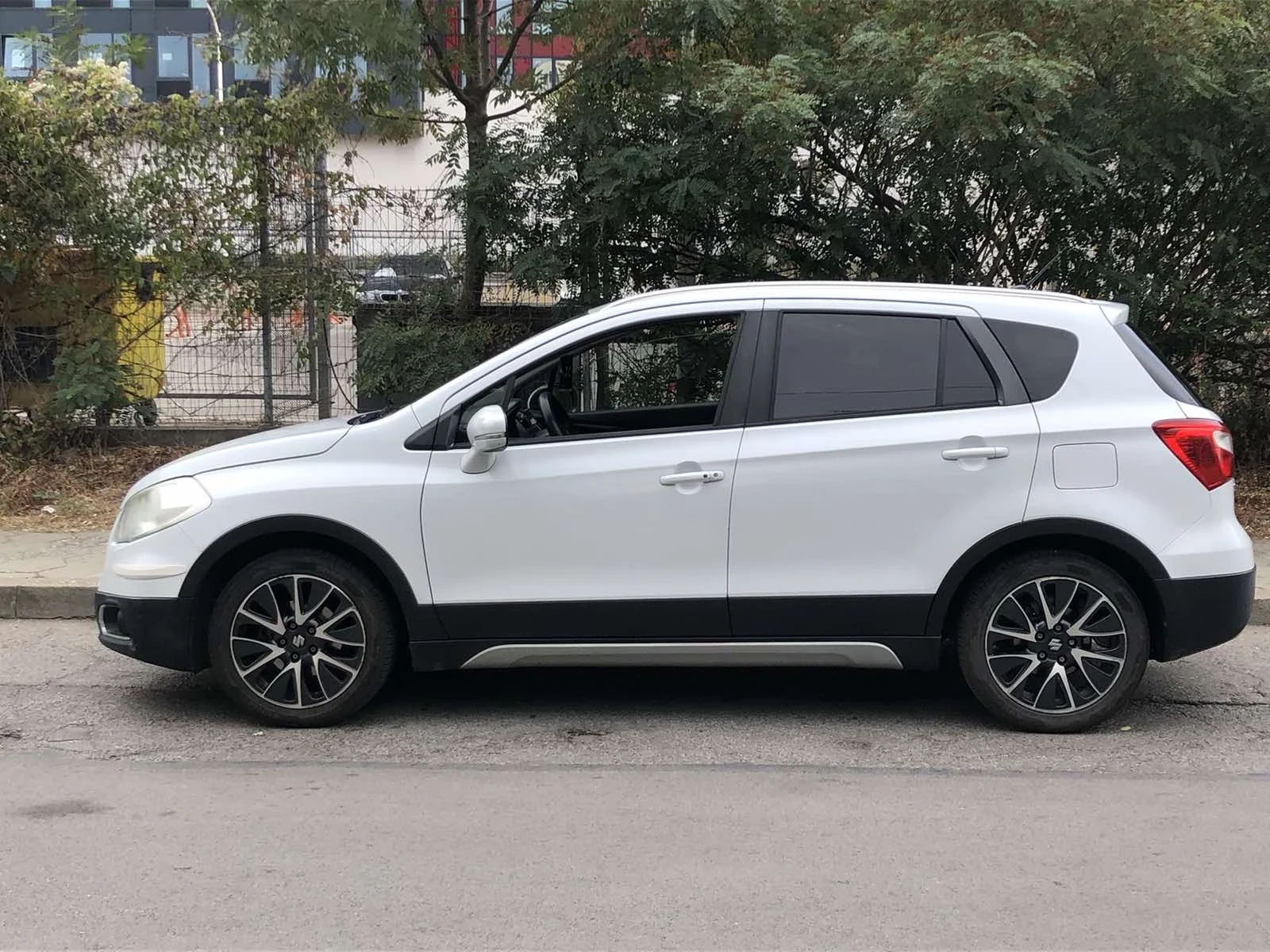 Suzuki SX4 S-Cross 1.6, снимка 4 - Автомобили и джипове - 56252315