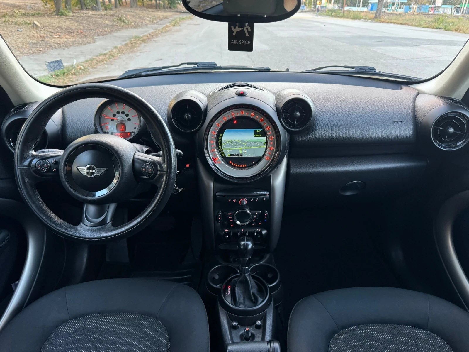 Mini Countryman 2.0D ALL4, снимка 15 - Автомобили и джипове - 56261548