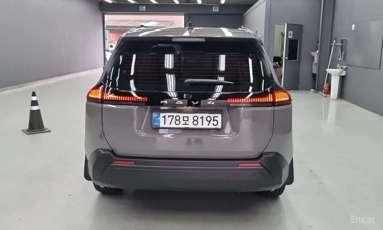 Toyota Rav4 2.5 HEV 2WD, снимка 4 - Автомобили и джипове - 56293128