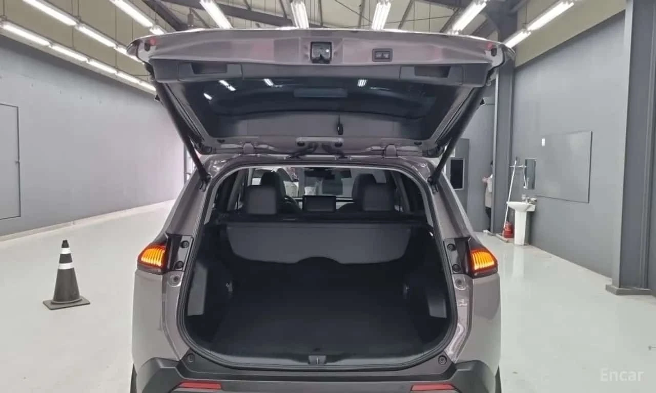 Toyota Rav4 2.5 HEV 2WD, снимка 17 - Автомобили и джипове - 56293128