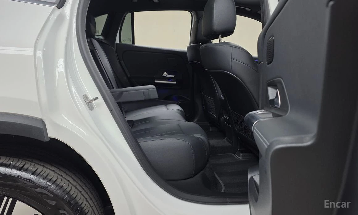 Mercedes-Benz EQA, снимка 11 - Автомобили и джипове - 56594627