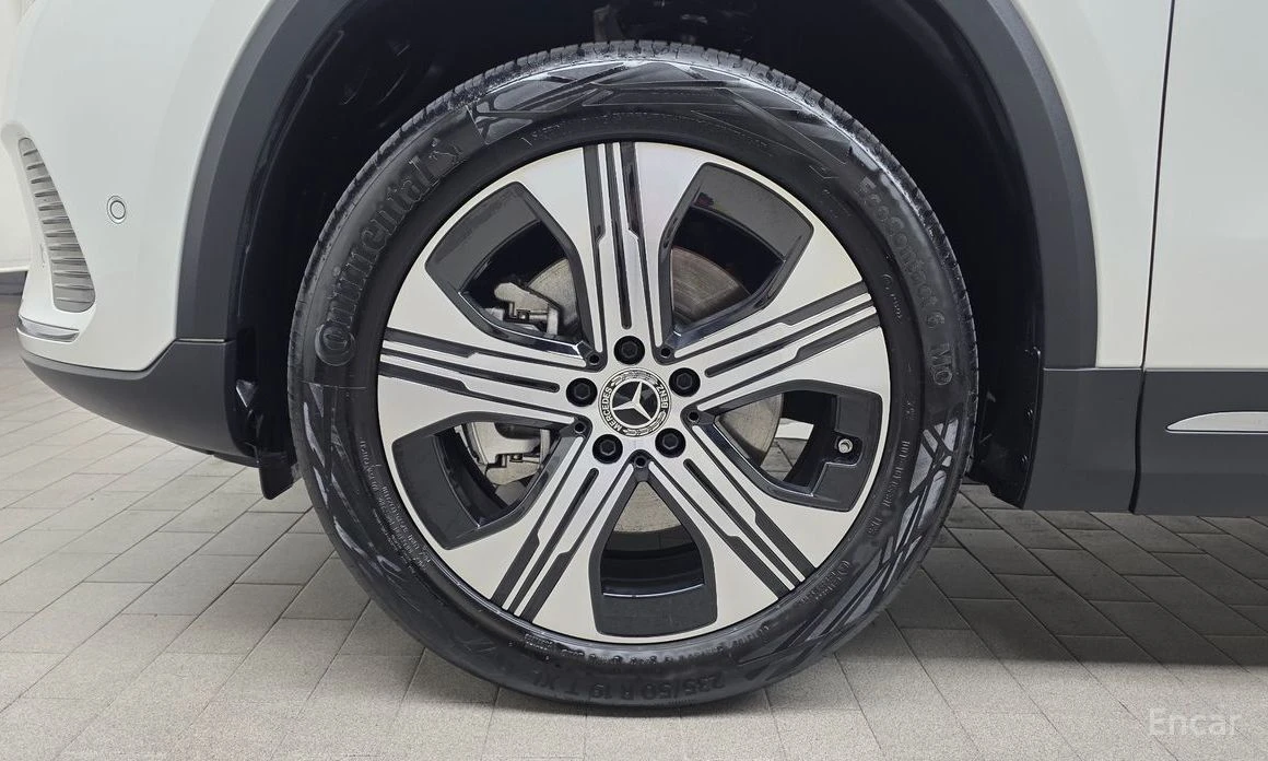 Mercedes-Benz EQA, снимка 5 - Автомобили и джипове - 56594627