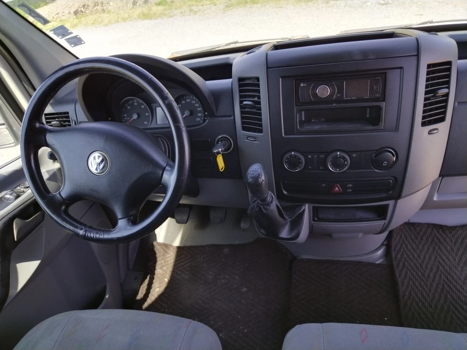 VW Crafter 6 скорости, хладилен, климатик  - изображение 10