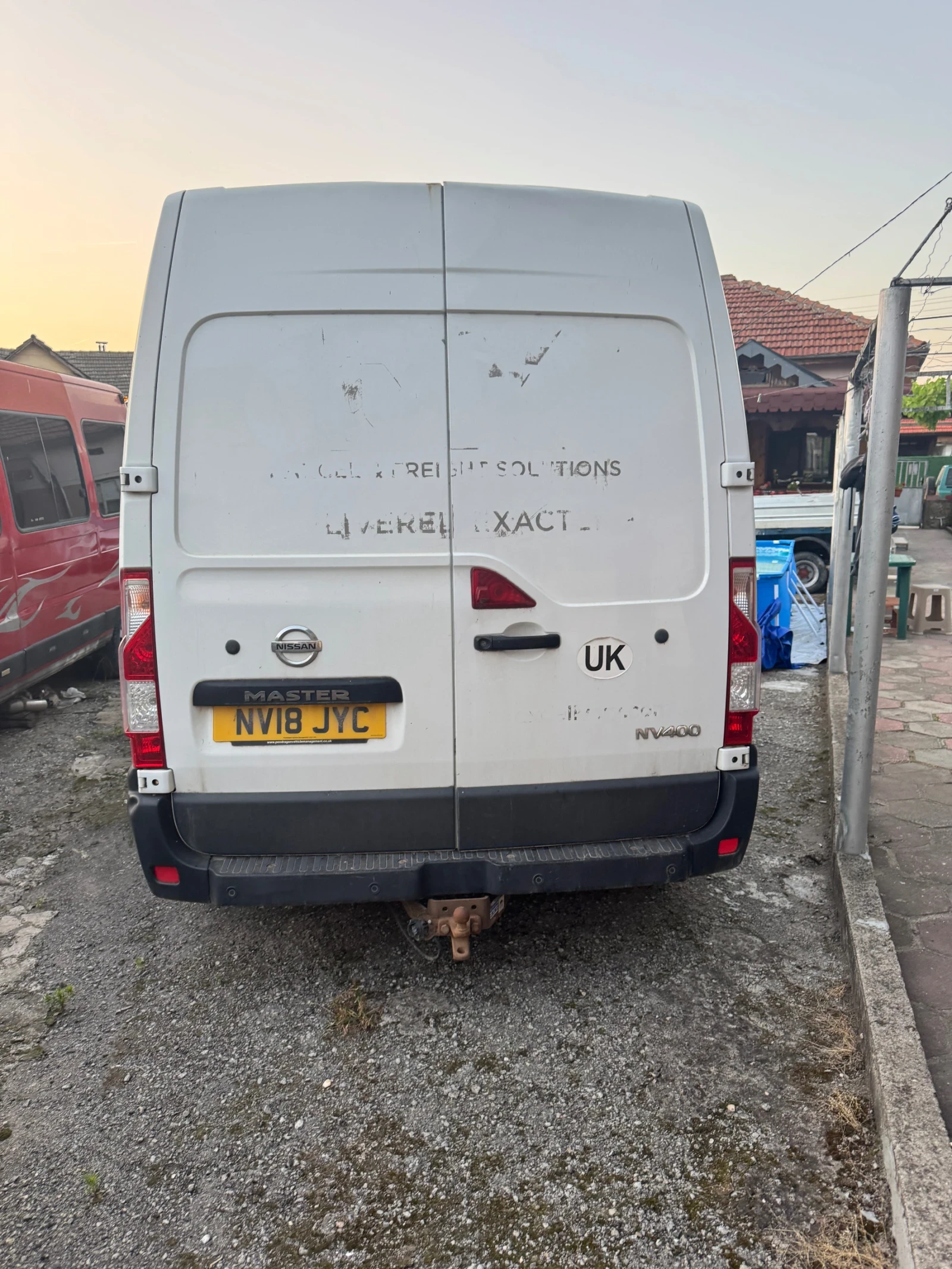 Nissan NV400 2.3 - изображение 5