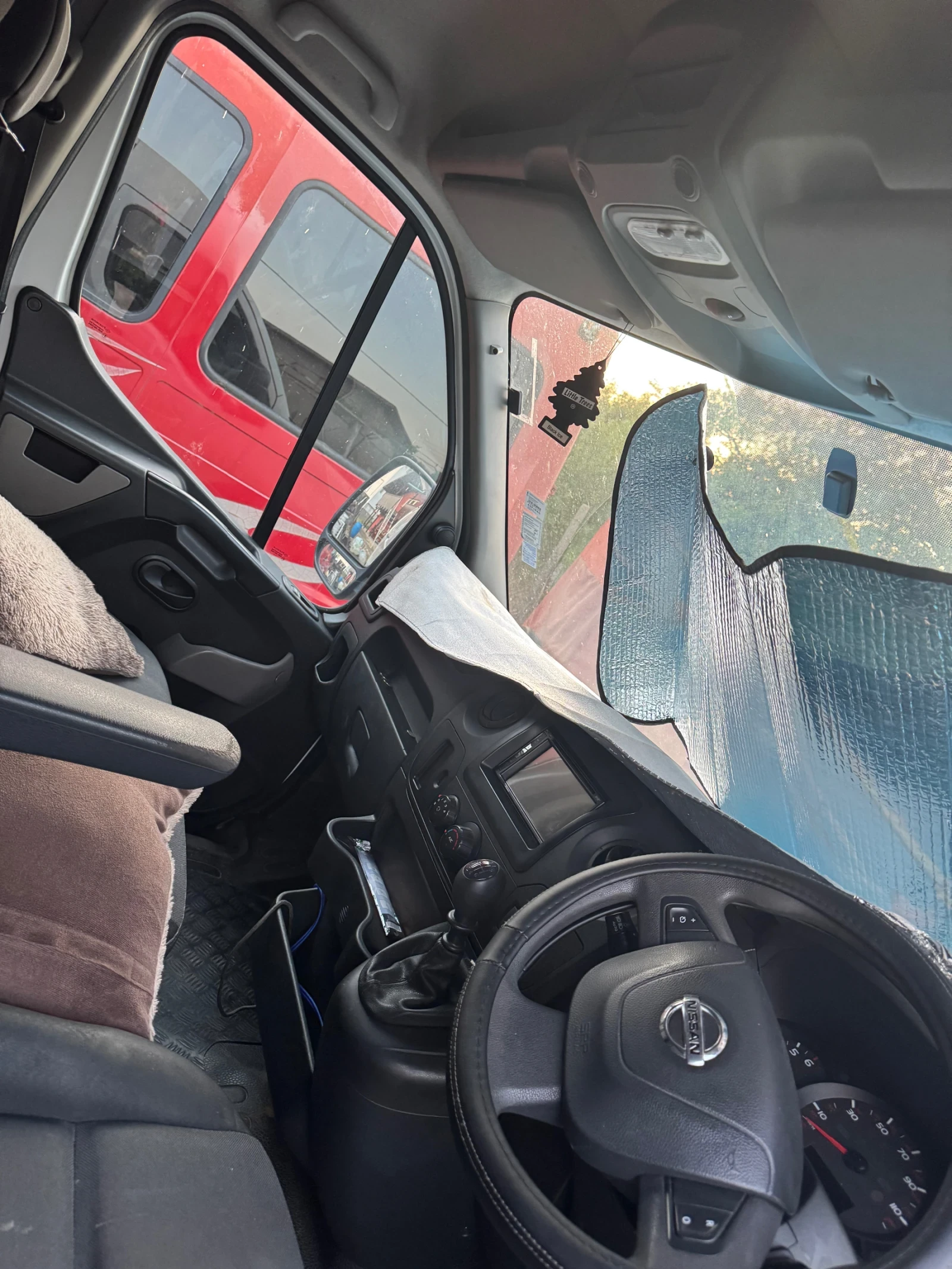 Nissan NV400 2.3 - изображение 3