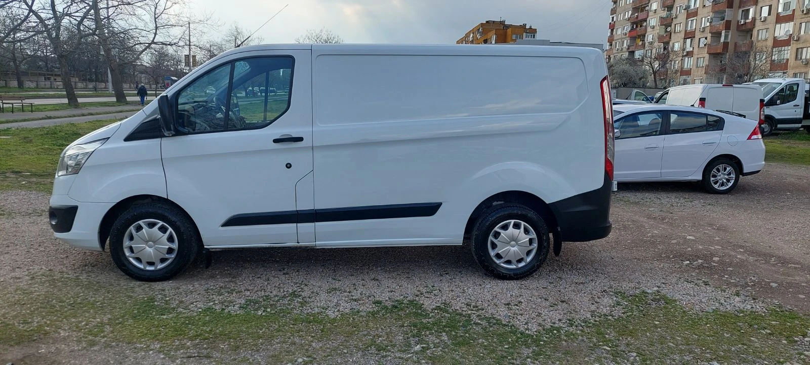 Ford Transit Custom 2.2 TDCI  клима, снимка 13 - Бусове и автобуси - 54044315
