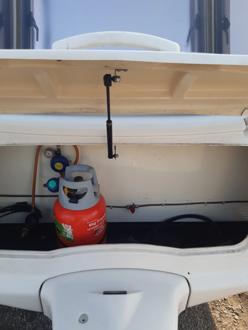 Каравана Bailey SENATOR , снимка 5 - Каравани и кемпери - 53215622