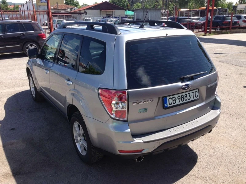 Subaru Forester 2.0 газ, снимка 5 - Автомобили и джипове - 45697053