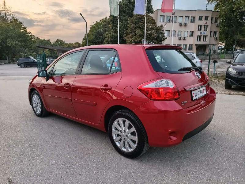 Toyota Auris 1.6i-132кс-ШВЕЙЦАРИЯ-РЪЧКА-6ск-FACELIFT, снимка 5 - Автомобили и джипове - 47307419