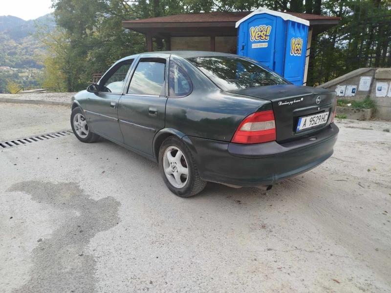 Opel Vectra 1.8, снимка 1 - Автомобили и джипове - 47424057