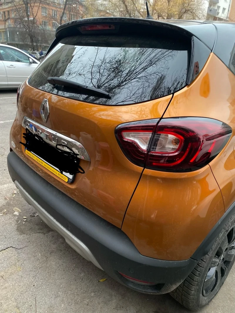 Renault Captur, снимка 3 - Автомобили и джипове - 48257178