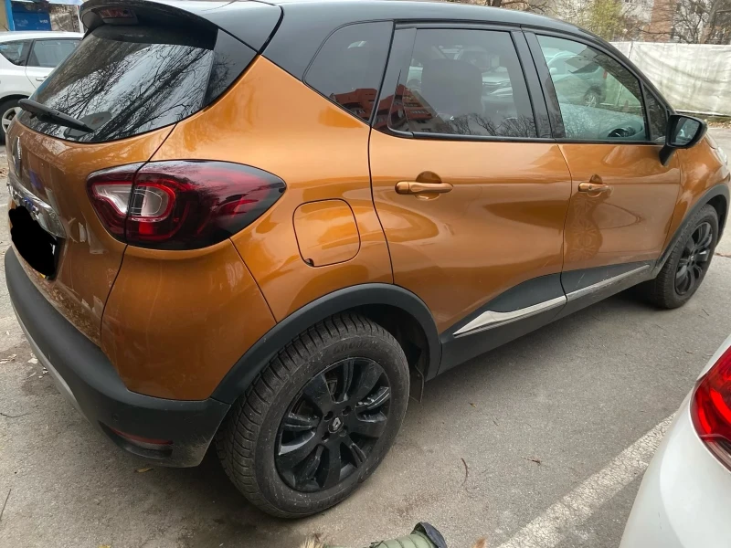 Renault Captur, снимка 2 - Автомобили и джипове - 48257178