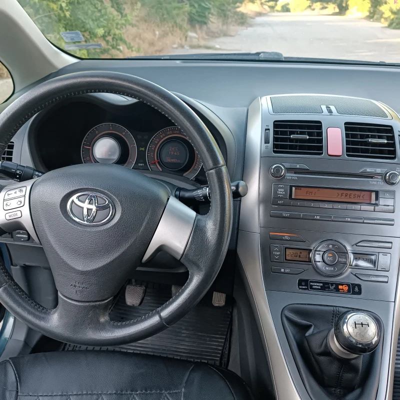 Toyota Auris 1, 4 D4D, снимка 7 - Автомобили и джипове - 52576965