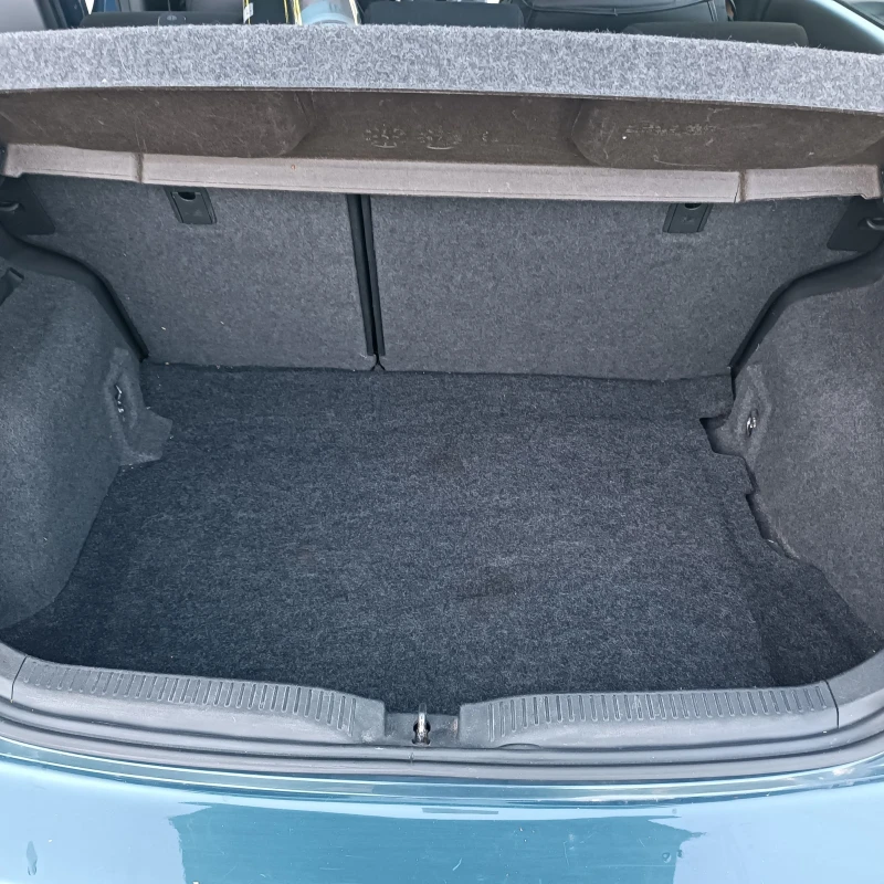 Toyota Auris 1, 4 D4D, снимка 14 - Автомобили и джипове - 52576965