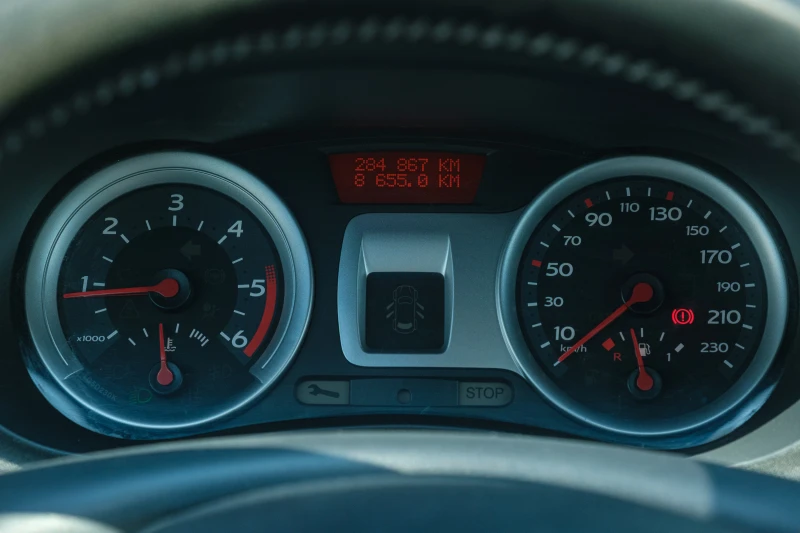 Renault Clio, снимка 12 - Автомобили и джипове - 51968944