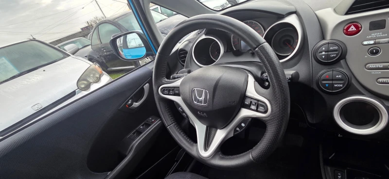 Honda Jazz 1.4 VTEC-ПАНОРАМА, снимка 11 - Автомобили и джипове - 52748554