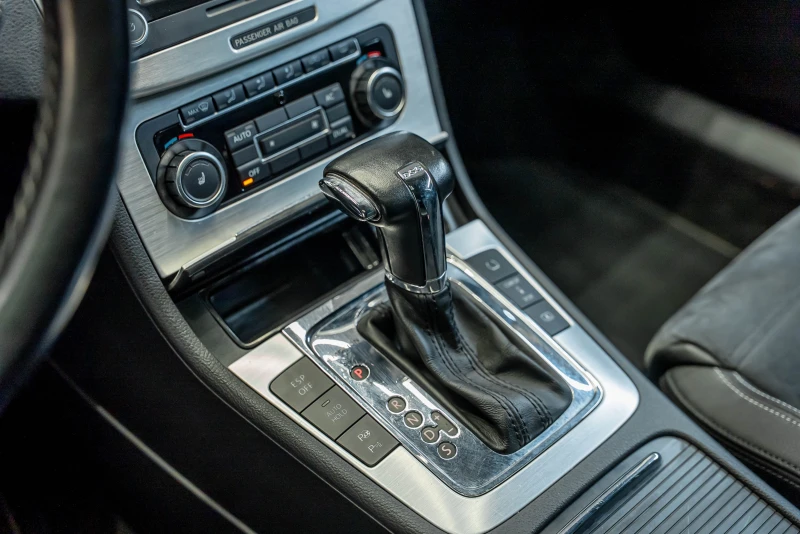 VW CC 3.6 V6 FSI, снимка 12 - Автомобили и джипове - 52876459