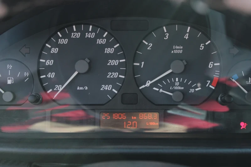 BMW 325, снимка 11 - Автомобили и джипове - 53310564