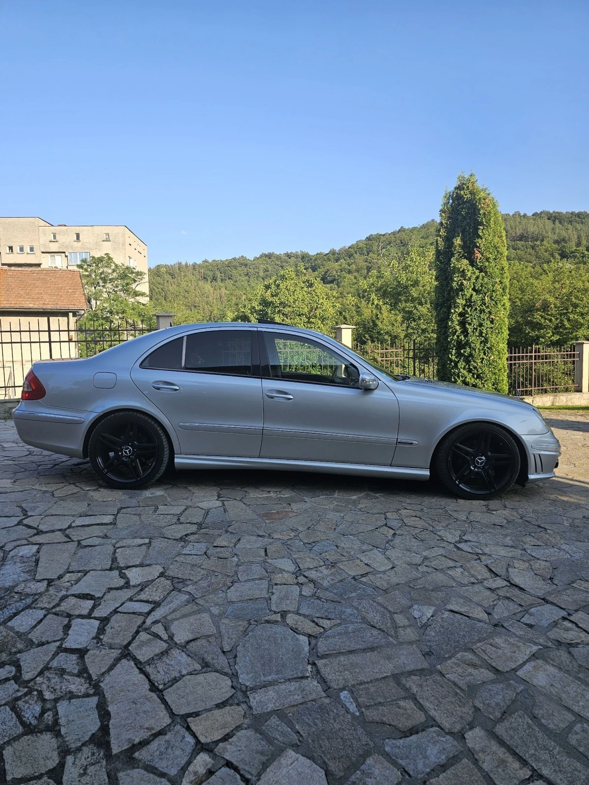 Mercedes-Benz E 320 AMG Optic - изображение 7