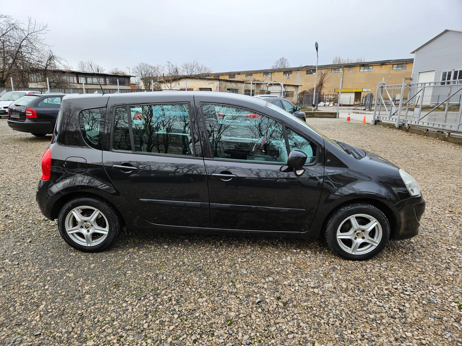 Renault Modus 1.2 бензин 75кс - изображение 2